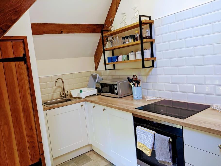The Old Granary Farm Cottage Abergavenny Extérieur photo