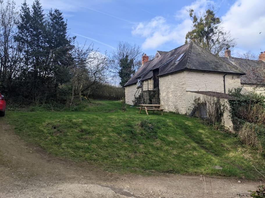 The Old Granary Farm Cottage Abergavenny Extérieur photo